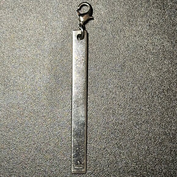 GUCCI bar charm /‎ necklace pendant / zipper pull with clasp - Picture 1 of 3
